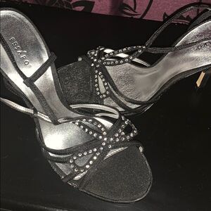 Black formal shoes with rhinestone